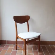 Set of 5 Scandinavian teak chairs from the 1960s, with curved backrest.