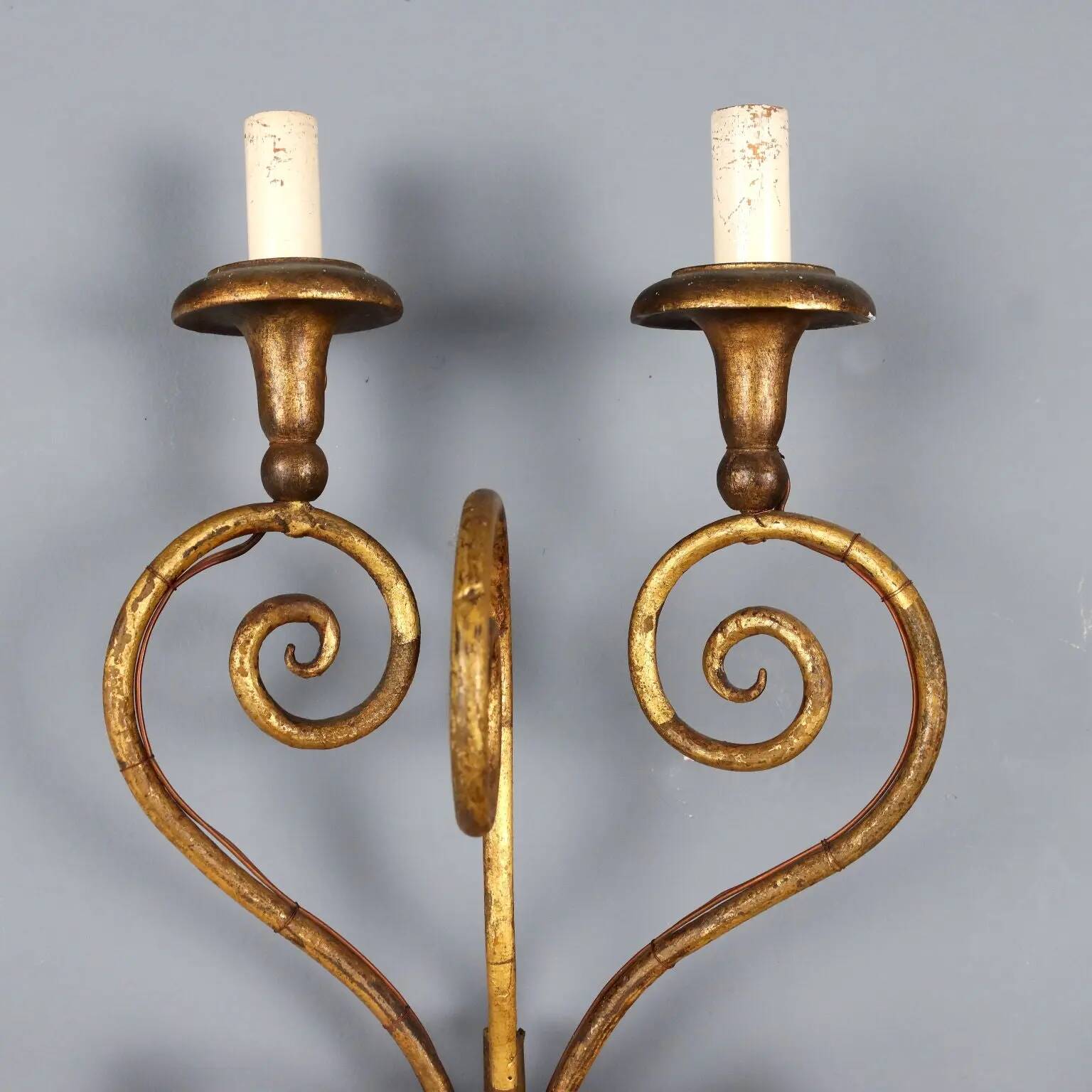 Antique wall sconces in gilded iron, 8 lights, Italy, 20th century.