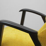 Fauteuil des années 1950 en velours jaune, entièrement restauré
