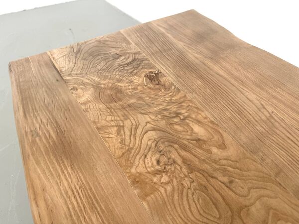 Table basse brutaliste, forme libre en chêne massif