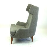 Fauteuil à oreilles monumental gris autrichien du milieu du siècle par Oswald Haerdtl