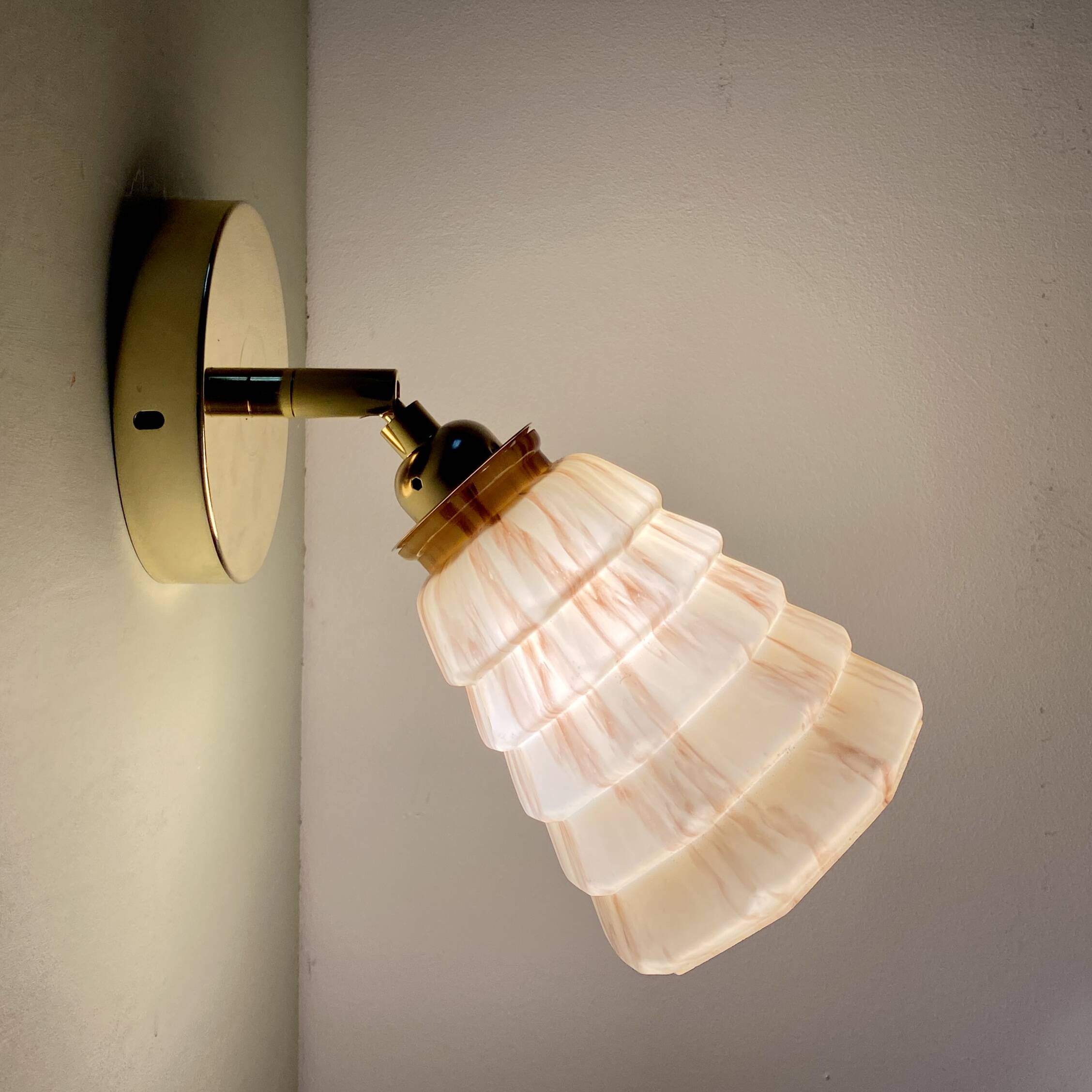 Vintage tulip wall lamp in marbled effect Clichy glass