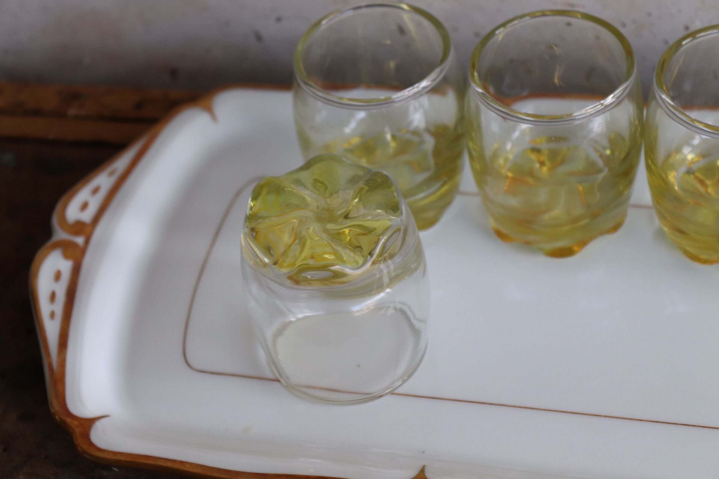 6 yellow shooter glasses / liquor