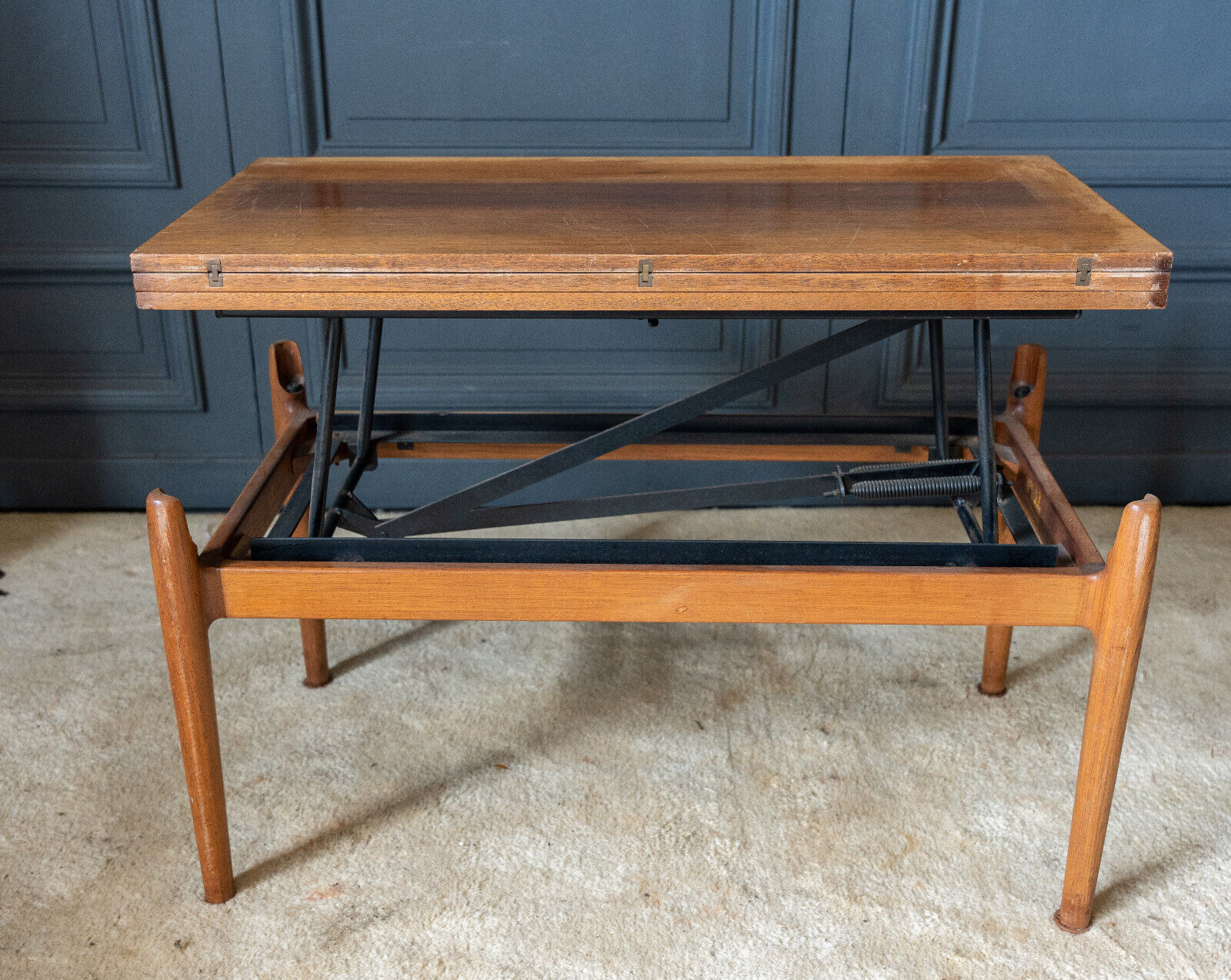 Scandinavian coffee table Smorrebrod with extendable system