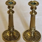 Paire de bougeoirs en laiton