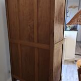 Armoire parisienne décapée, bois brut