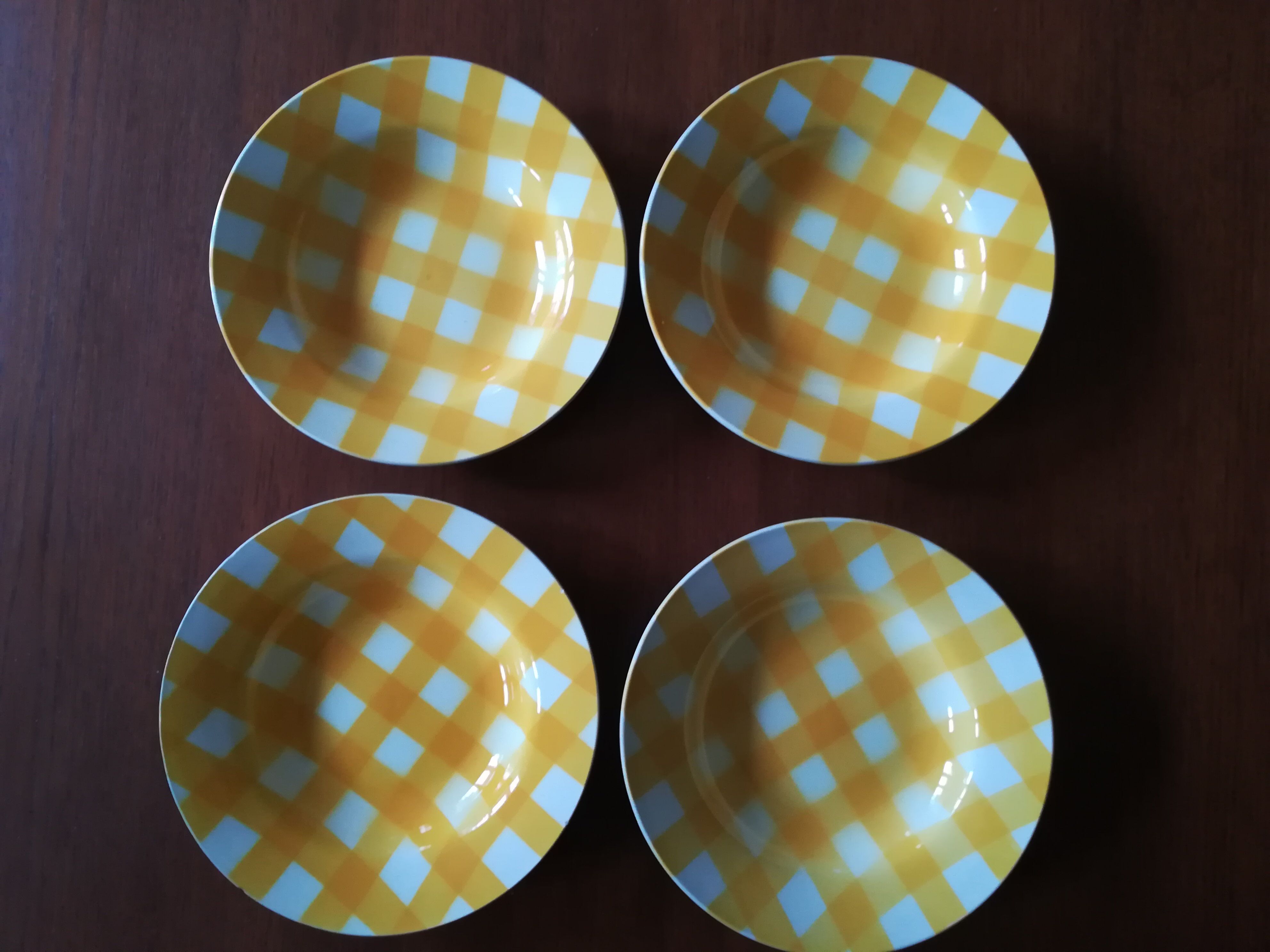 Set of 4 hollow plates Digoin yellow scottish model