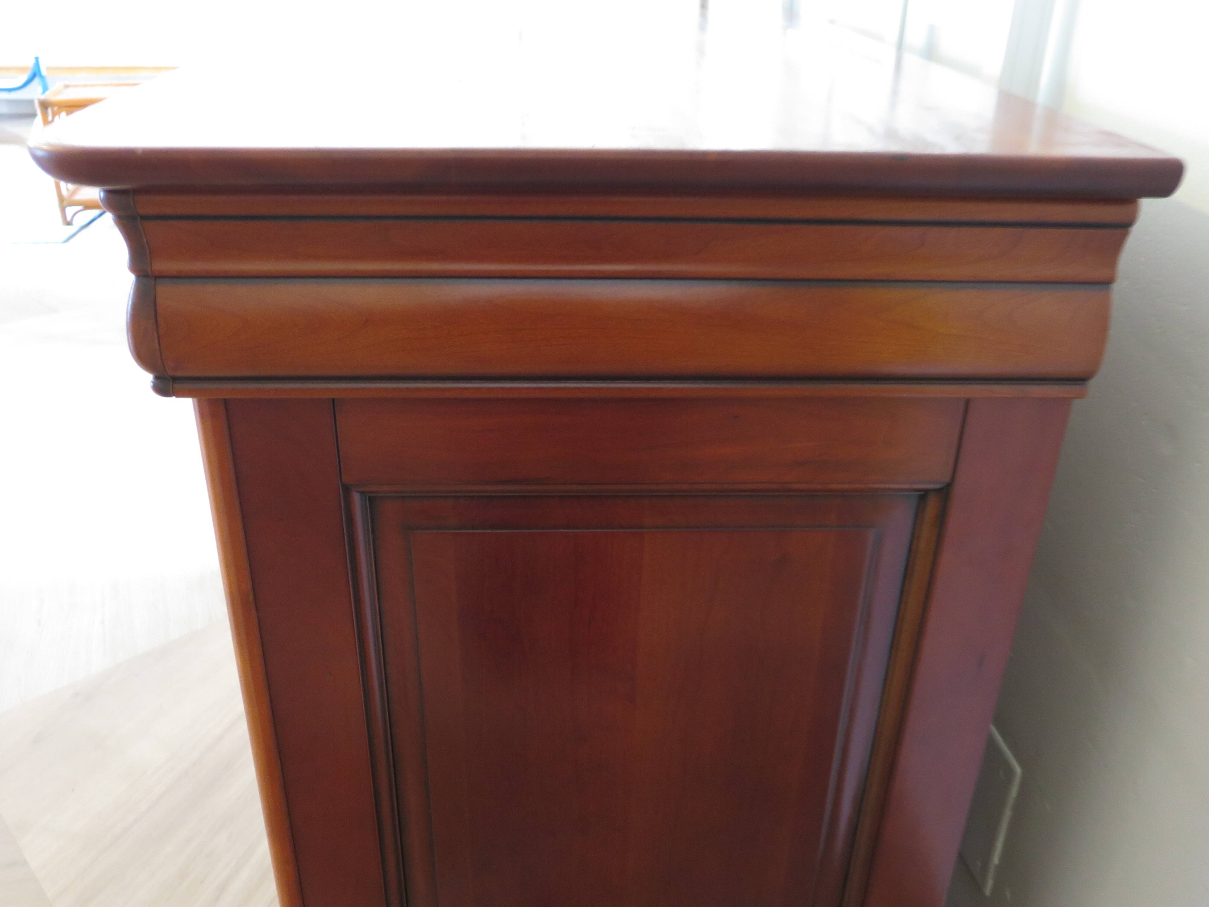 Cherrywood chest of drawers with ogee – 4 drawers – 80s – Louis Philippe style