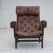 Années 1970, design suédois de Bruno Mathsson, modèle « Pernilla », cuir.