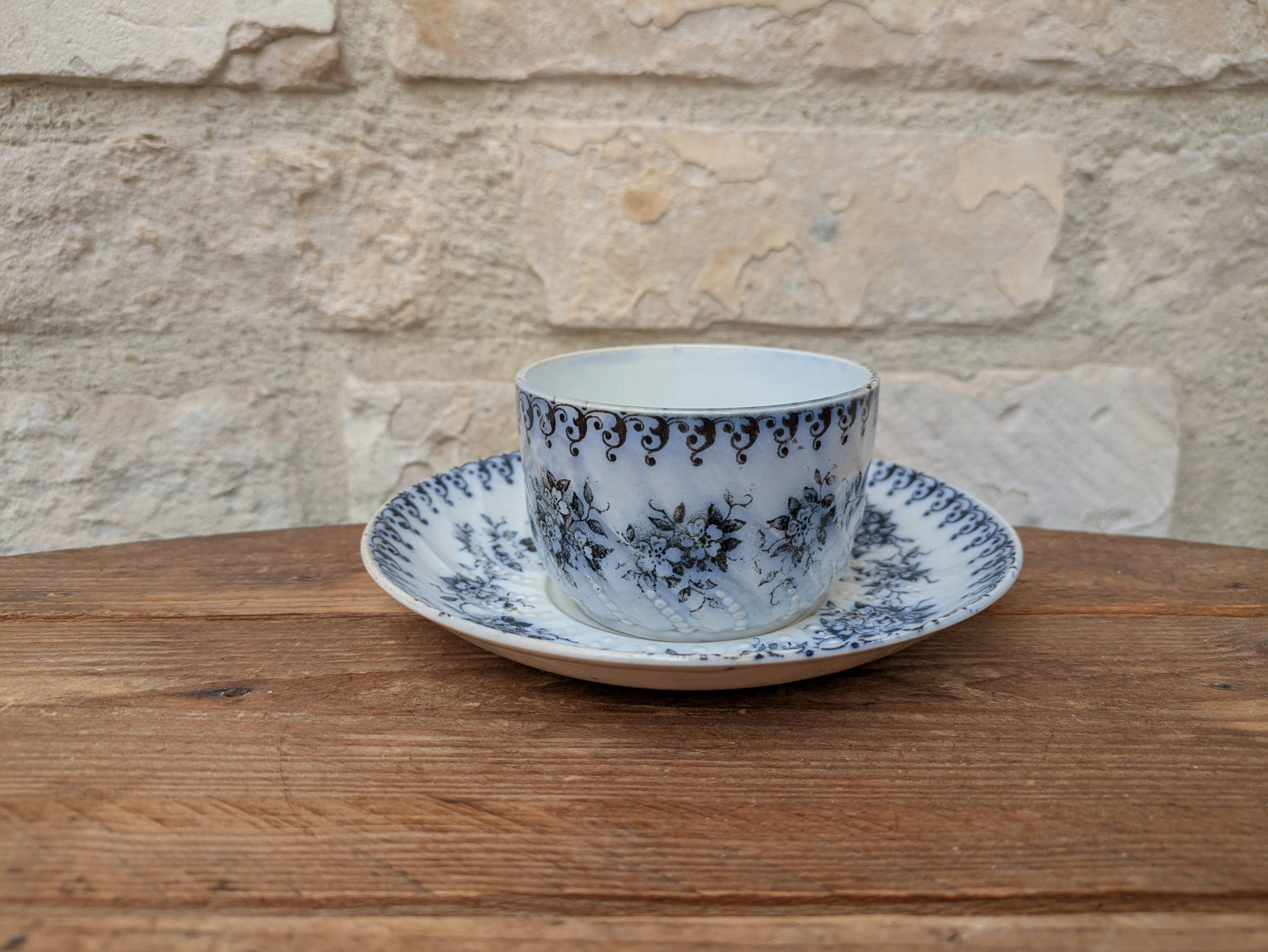 Antique coffee cup with saucer, Saint Amand and Hamage, Jeannette model