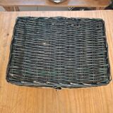 Vintage green wicker picnic basket – tartan interior