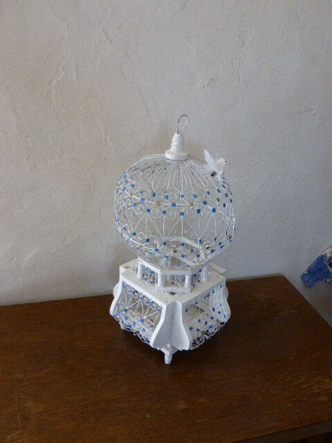 Cage has birds vintage, in wood and metal, painted in blue and white