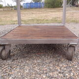 Table industrial iron and wood