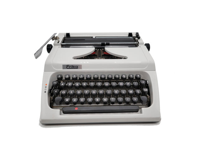 Machine à écrire erika 158 vintage collector révisée avec sa valise cuir et ruban neuf