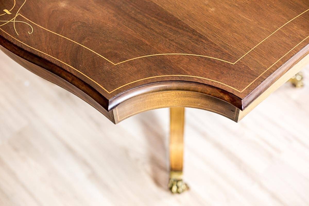 English Extendable Dining Table in Mahogany, 1920