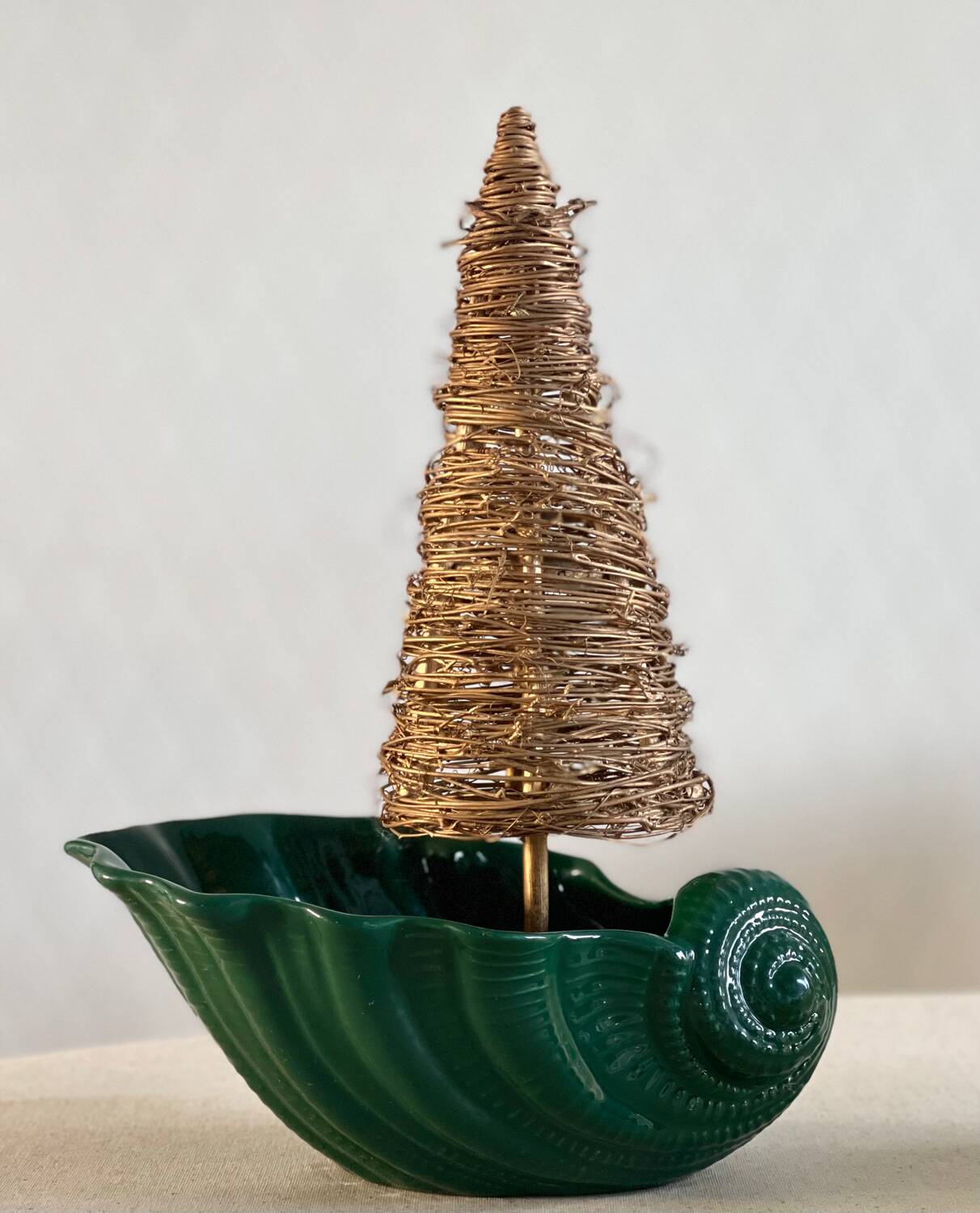Cachepot, shell vase