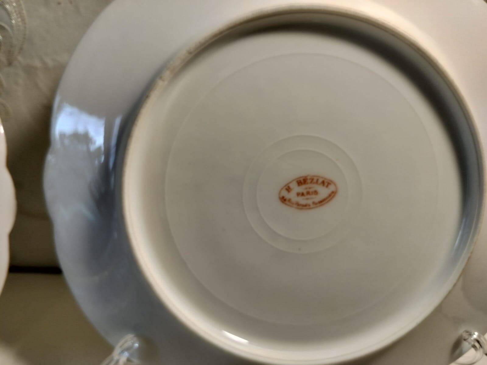 Service de 12 assiettes en porcelaine de Paris - H. Béziat / Maison Blender