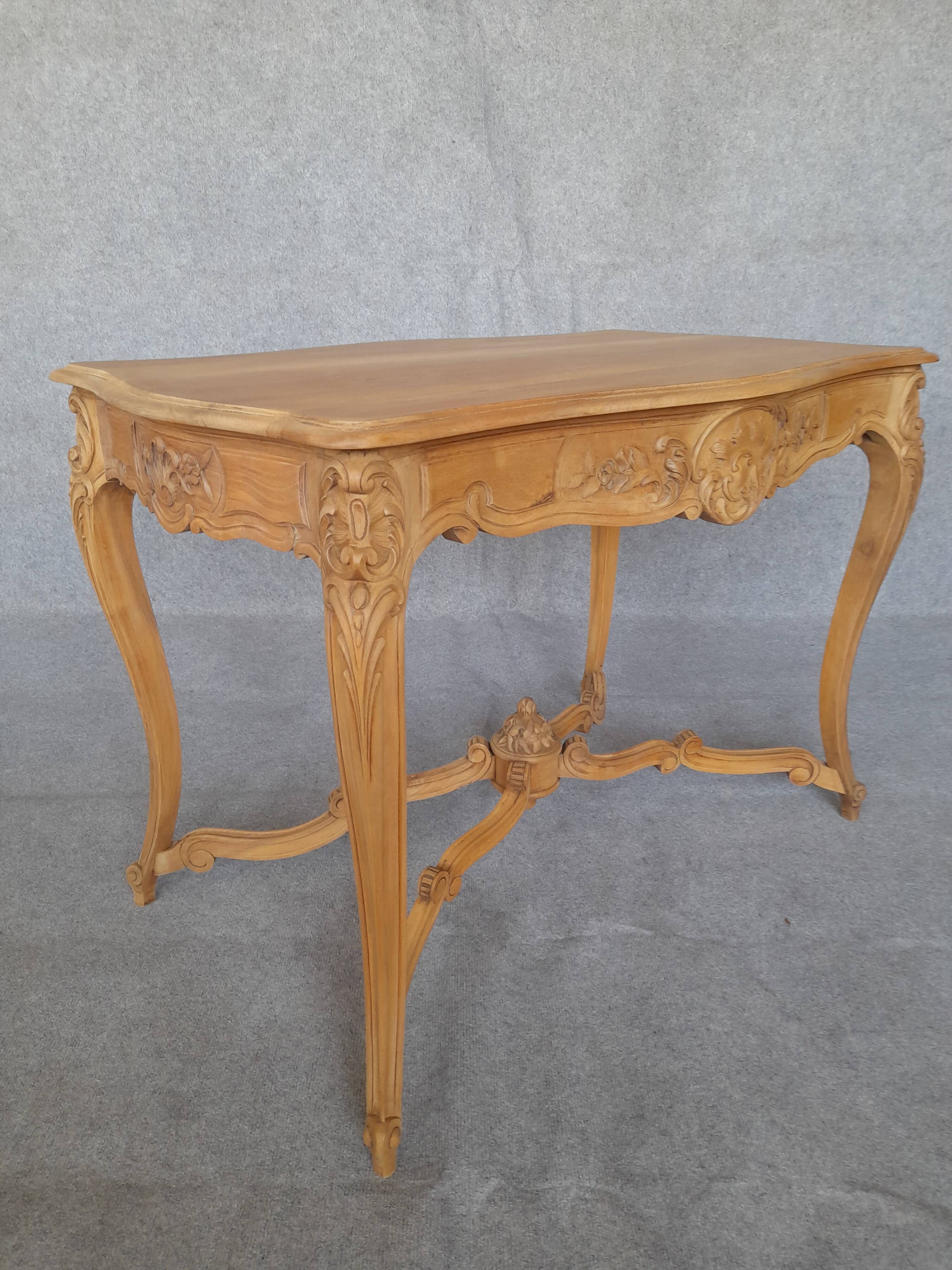 Table style Louis XV