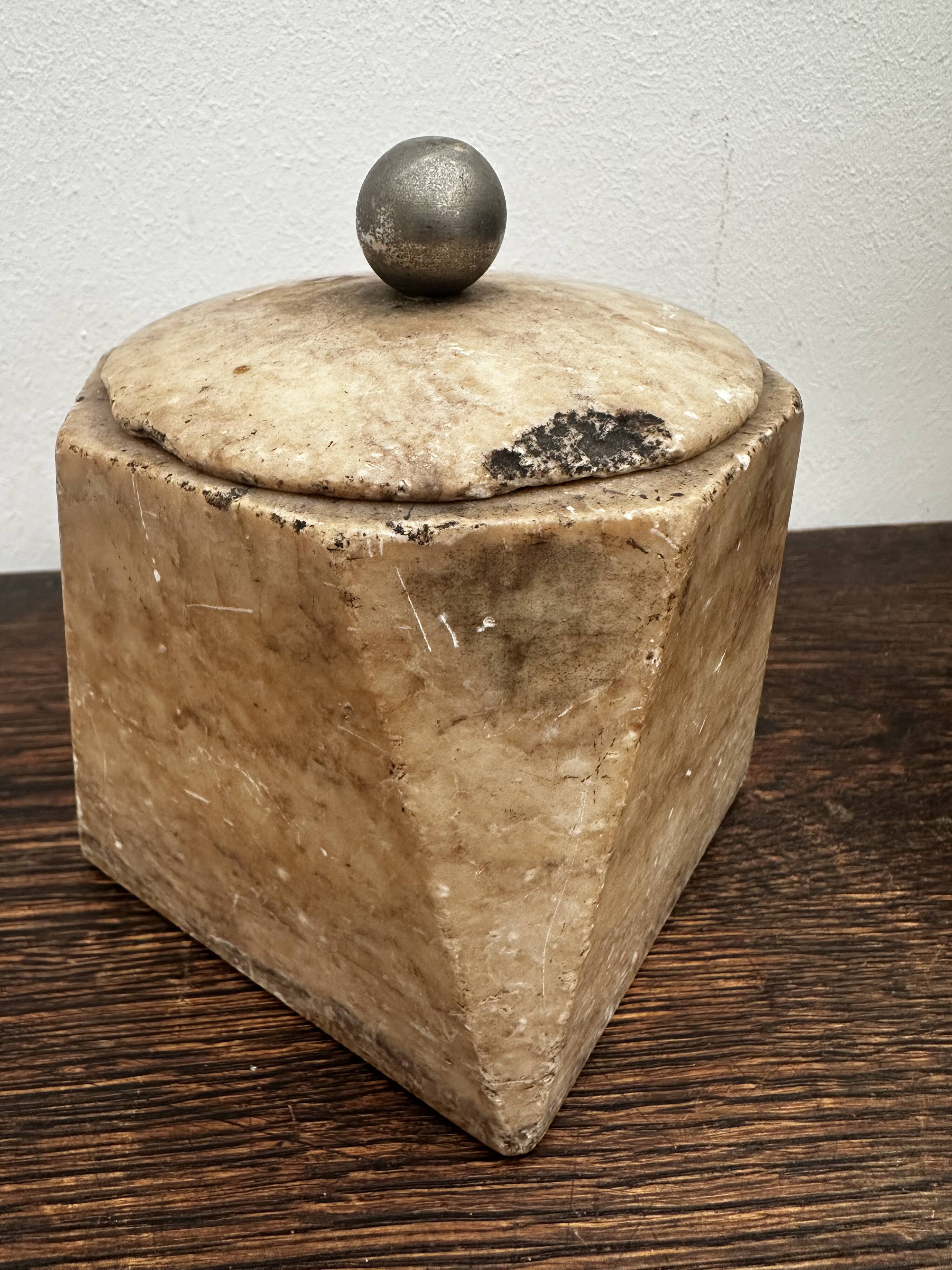 Art Deco marble snuffbox