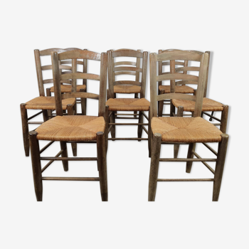 Suite de huit chaises