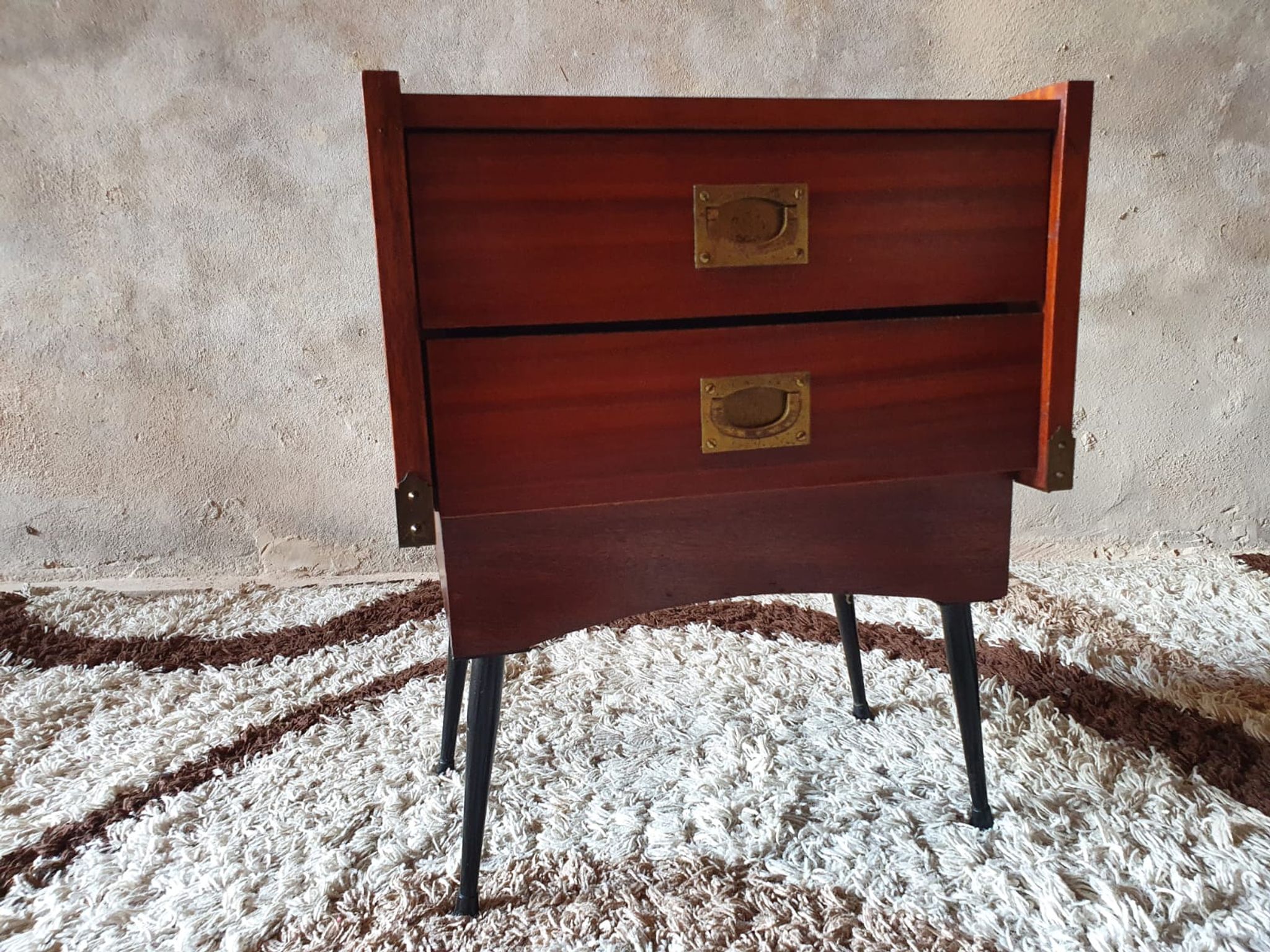 Table de chevet scandinave deux tiroirs