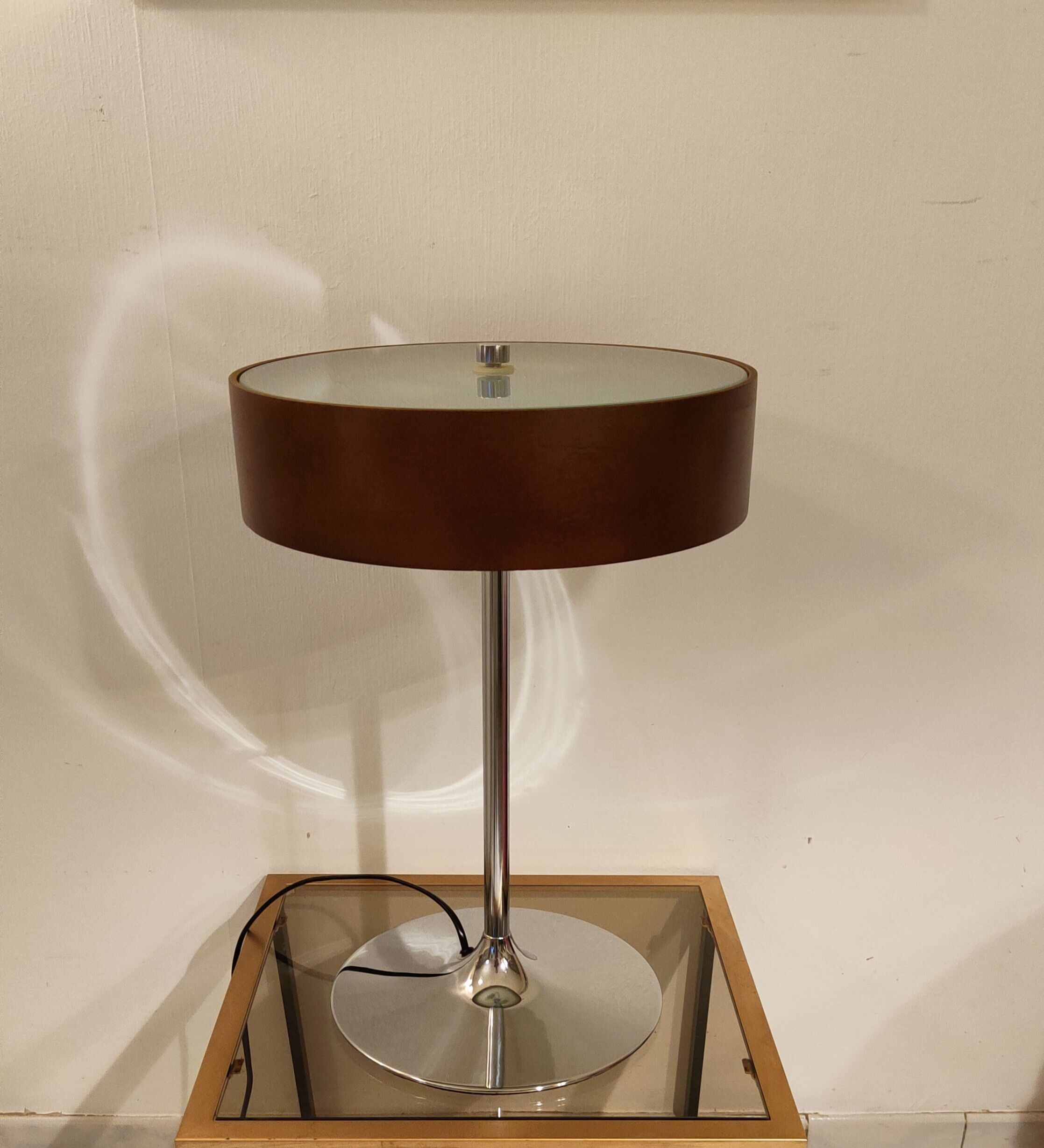 Retro lamp foot tulip and wooden lampshade