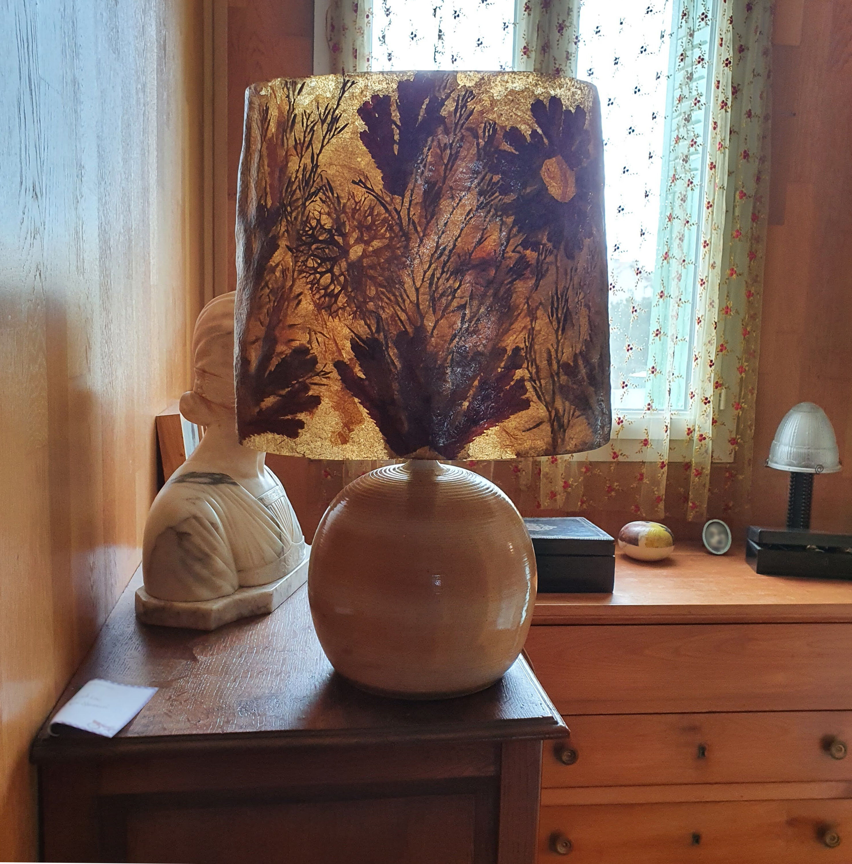 Accolay sandstone lamp