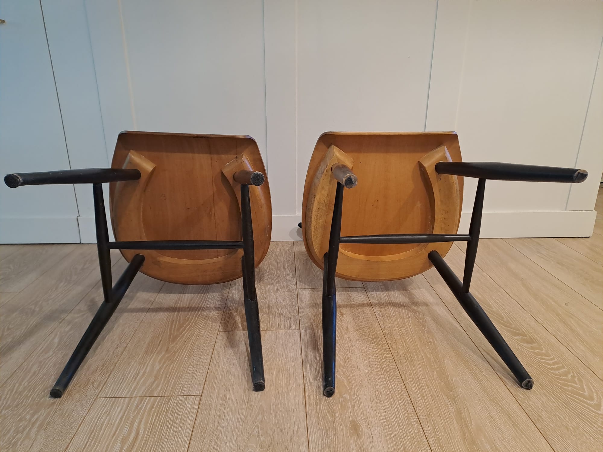 Paire de chaise fanent d'Ilmari Tapiovaara