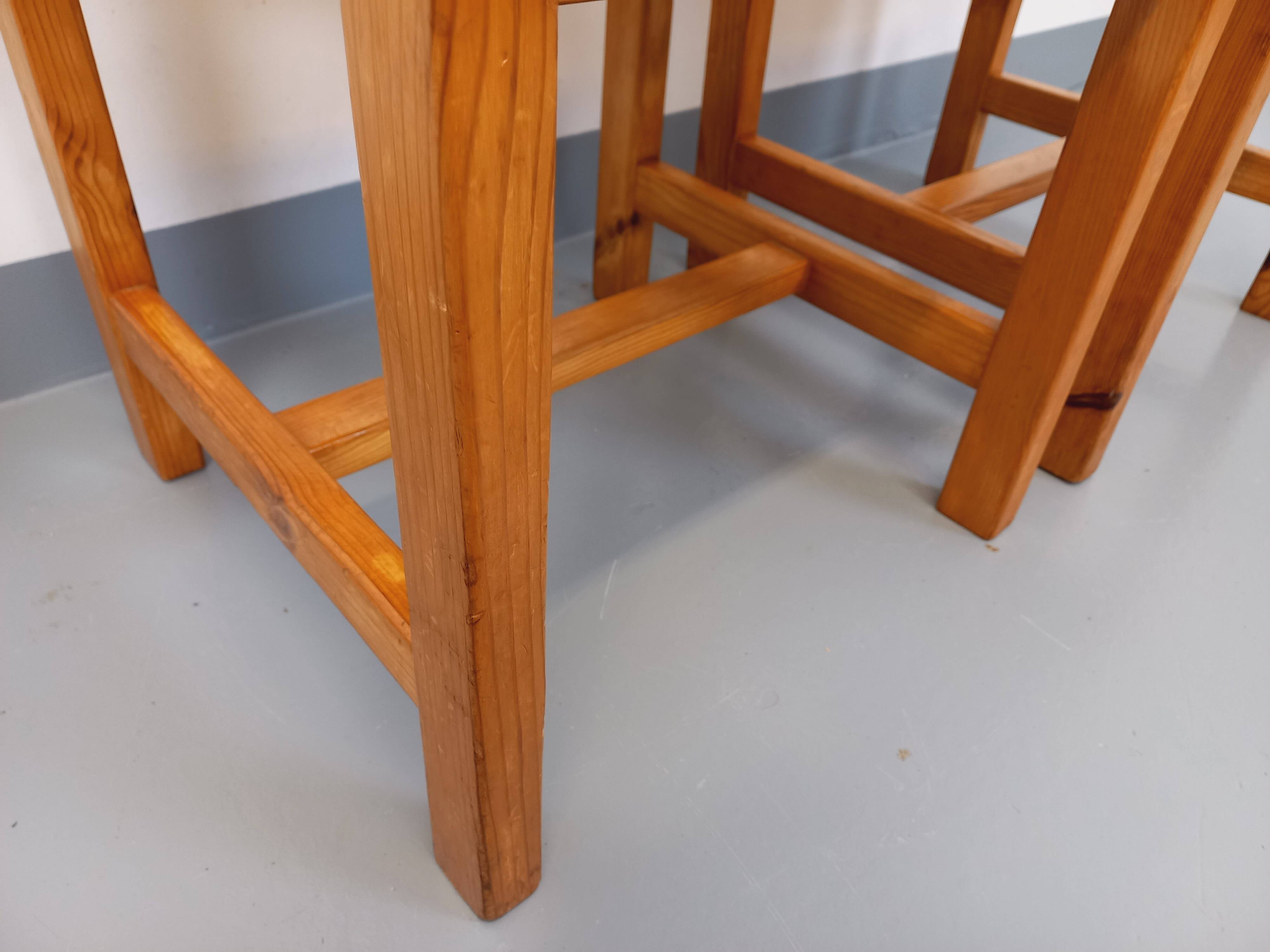 Pair of vintage pine chairs from the 70s