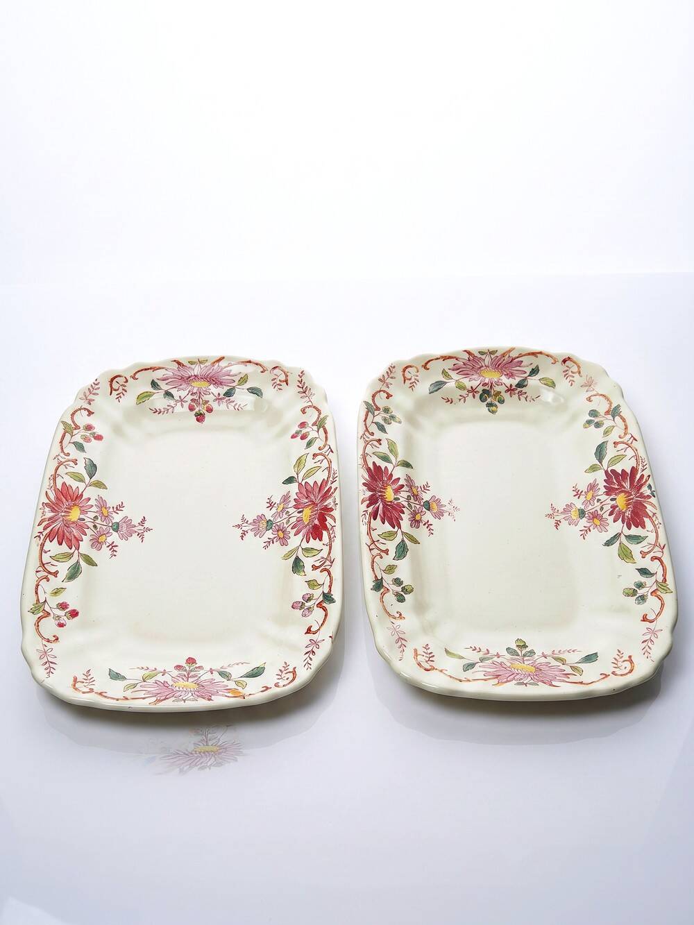2 raviers anciens Longchamp Pâquerettes en terre de fer polychrome