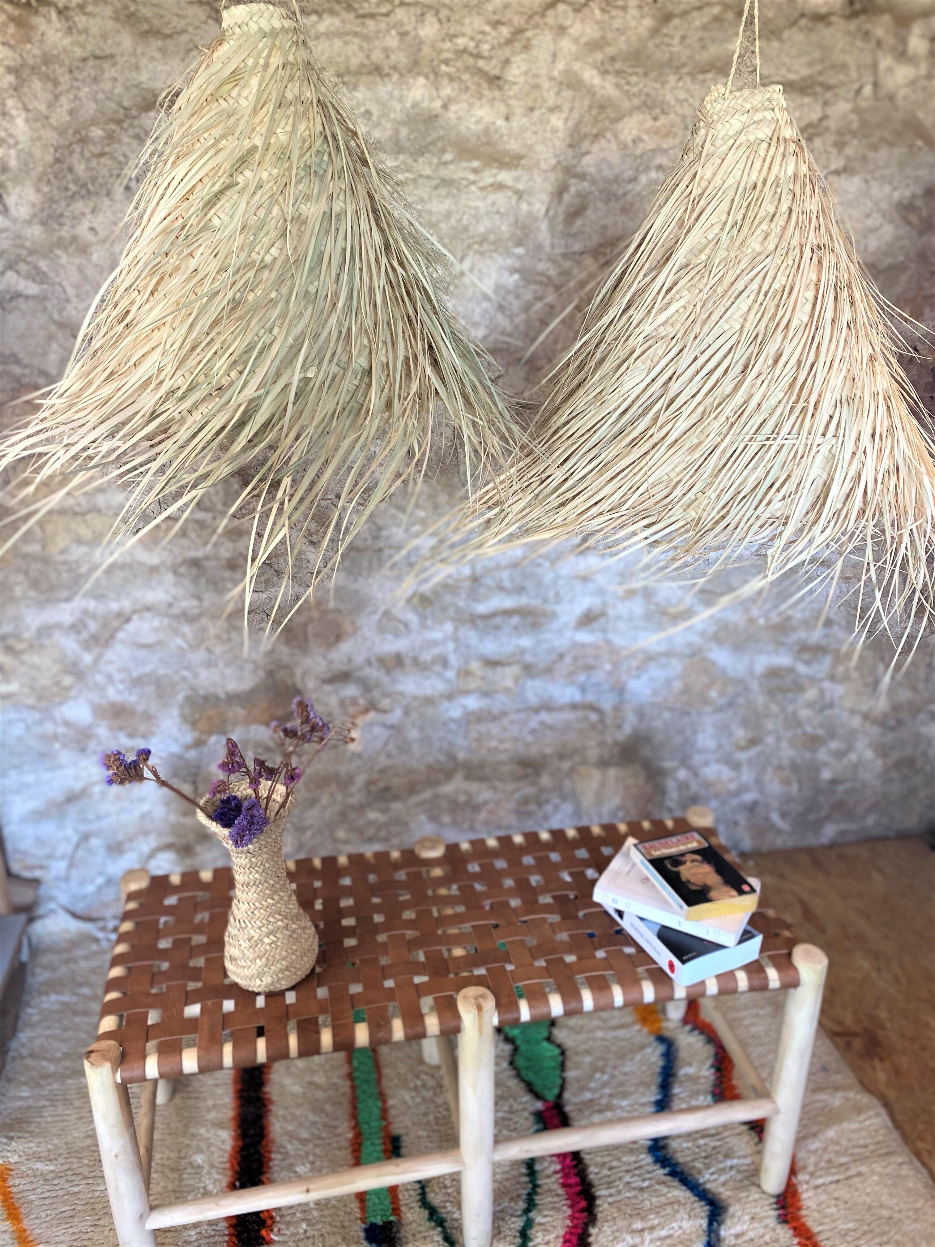 Palm leaf suspension