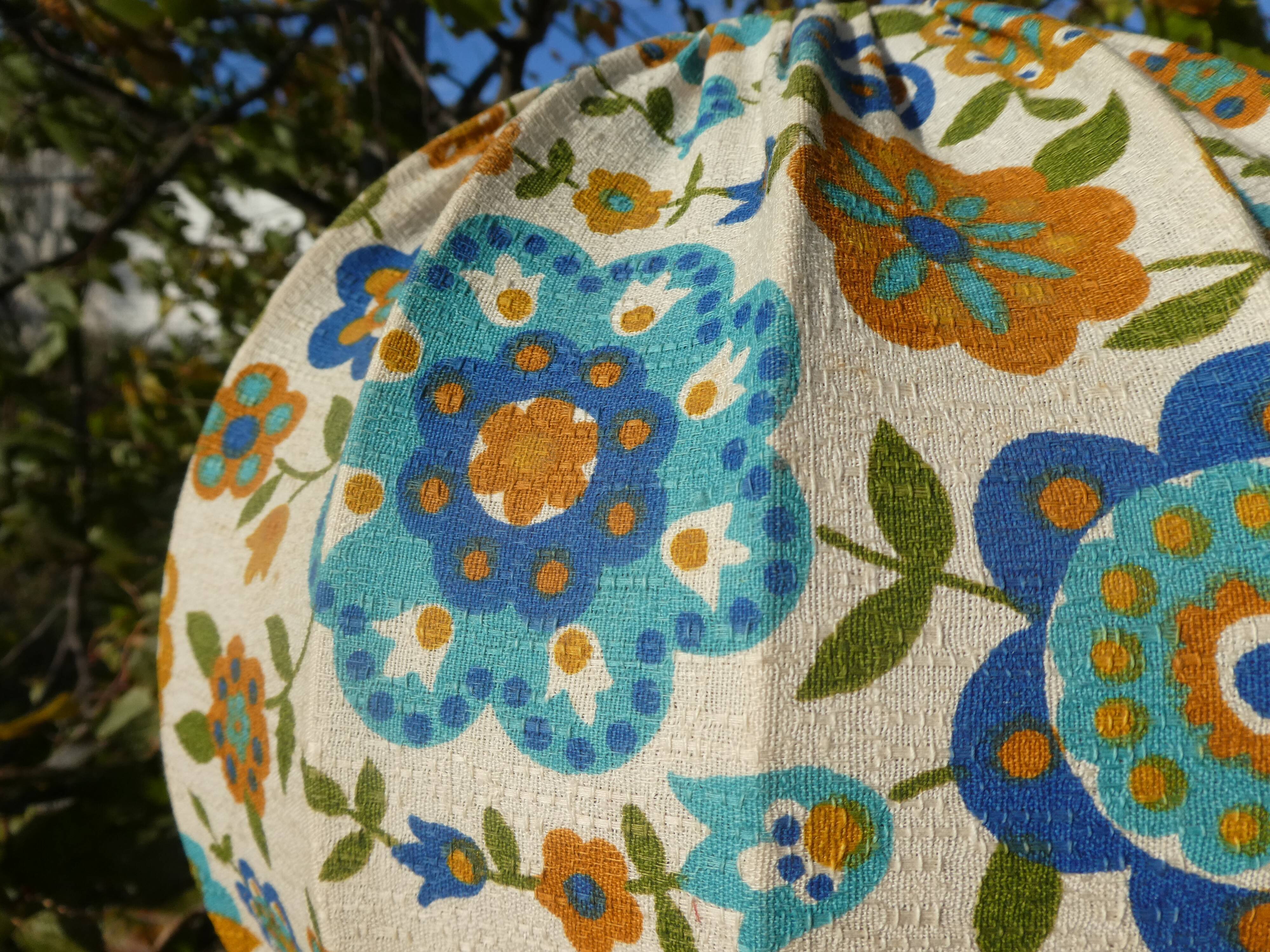 Suspension vintage tissu à fleurs bleues et oranges