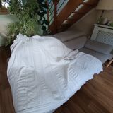 White cotton hand-knitted blanket