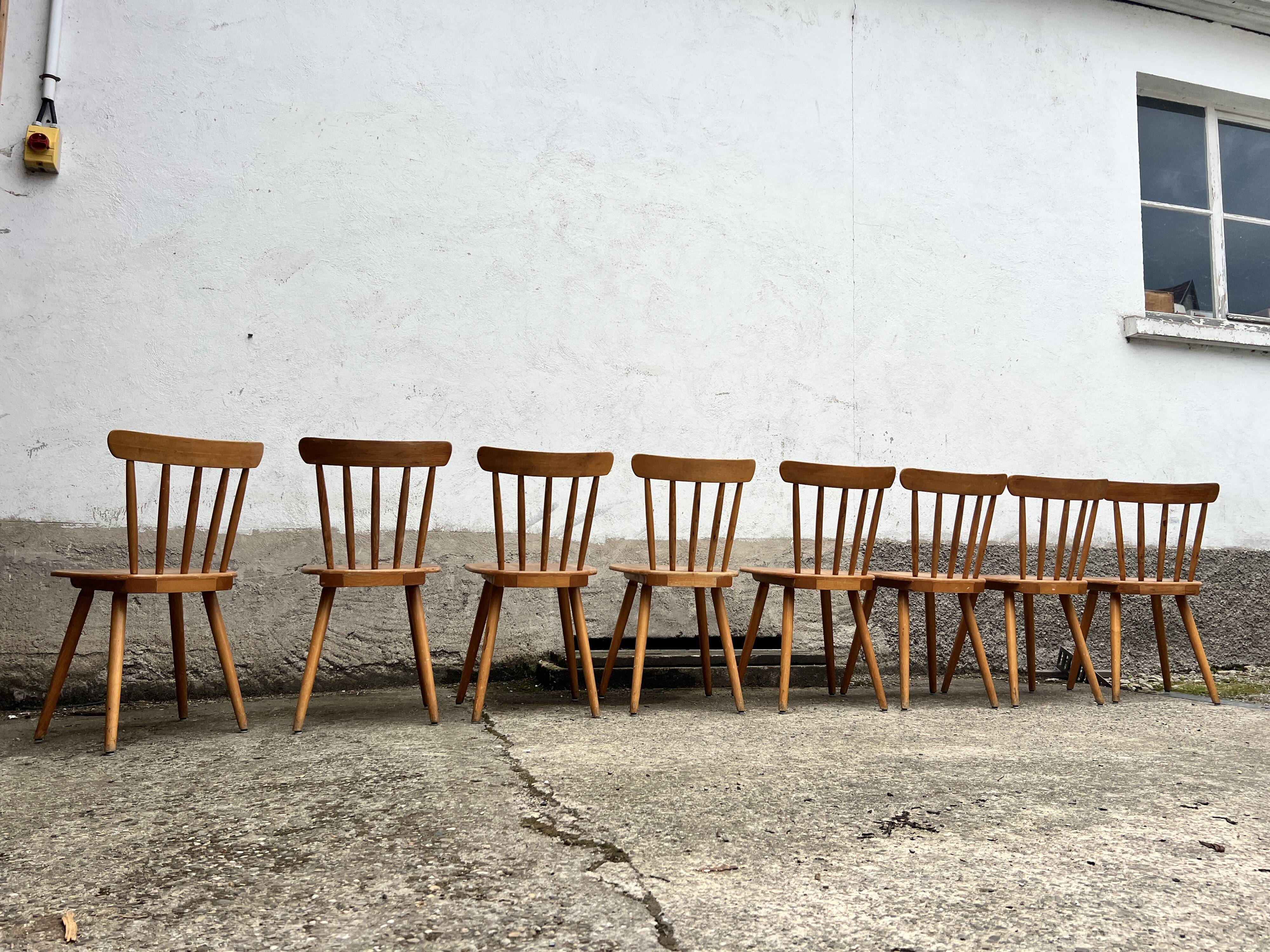 Set of 8 vintage bistro chairs – Warm stained wood – Compass legs