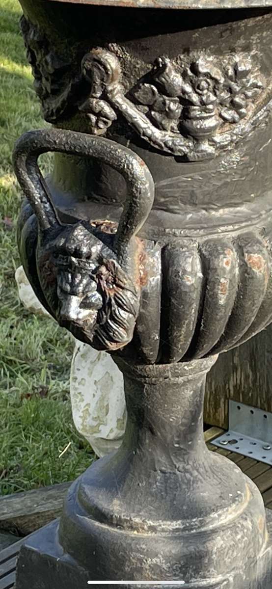Pair of Medici cast-iron vases from the 1950s