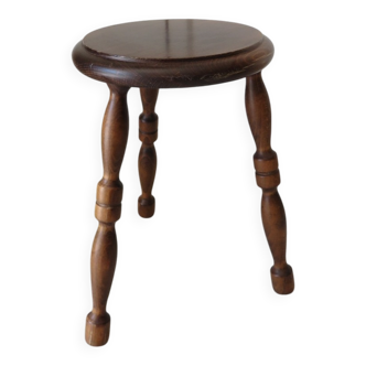 Solid wood tripod stool