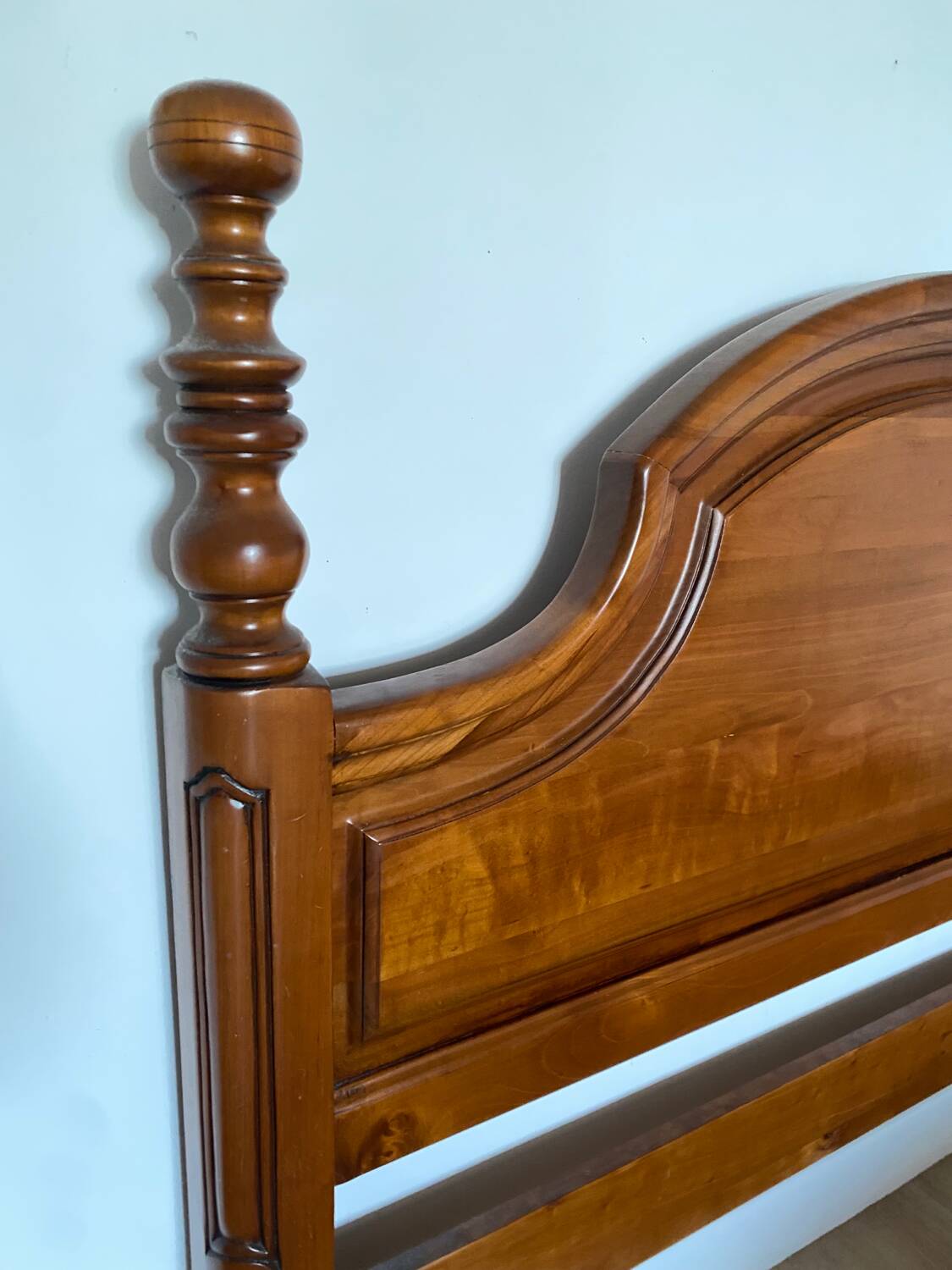 Double bed in turned wood