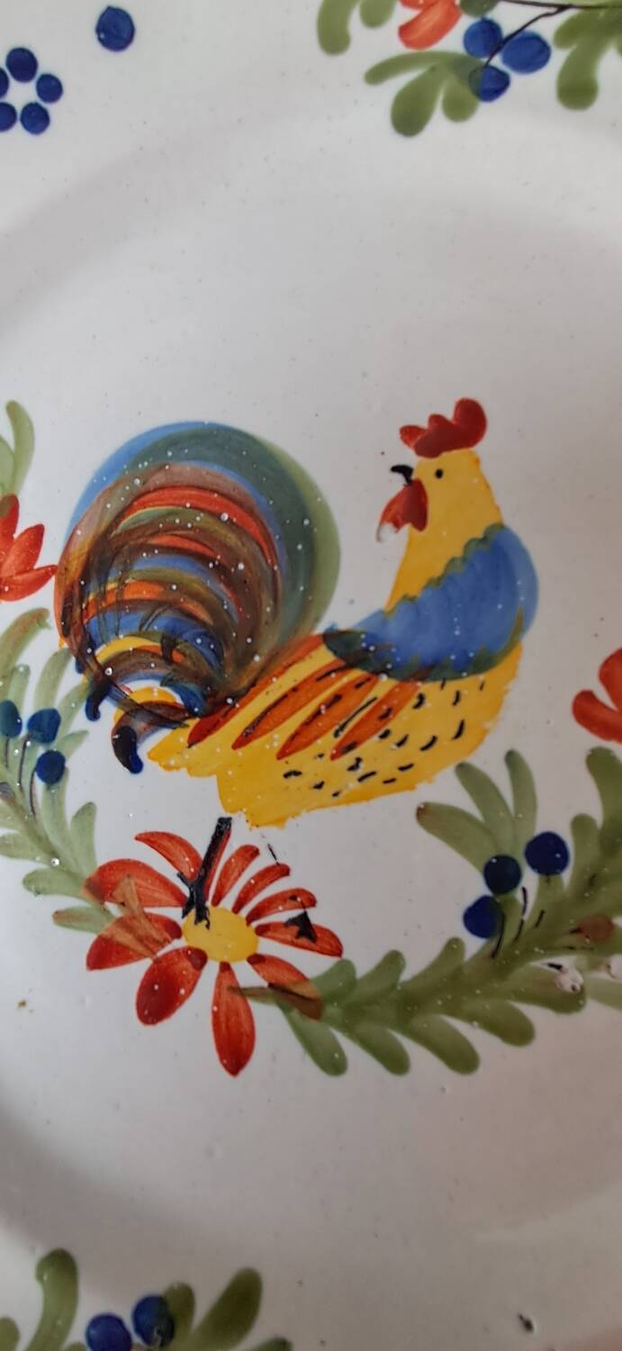 Decorative plate in earthenware with rooster design. Late 19th century.