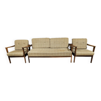 Daybed sofa and its two armchairs in Scandinavian style