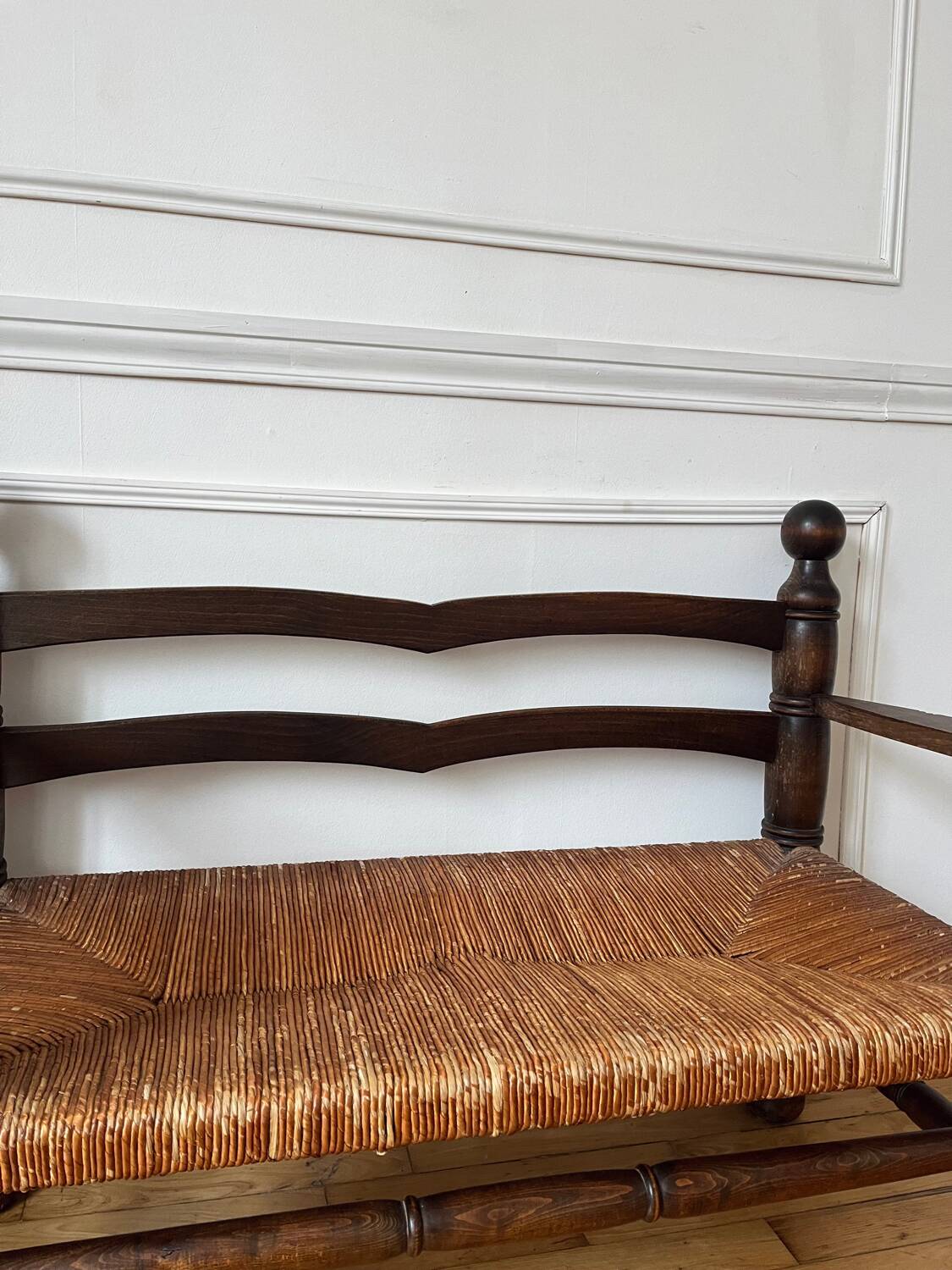 Banc en bois et paille ancien