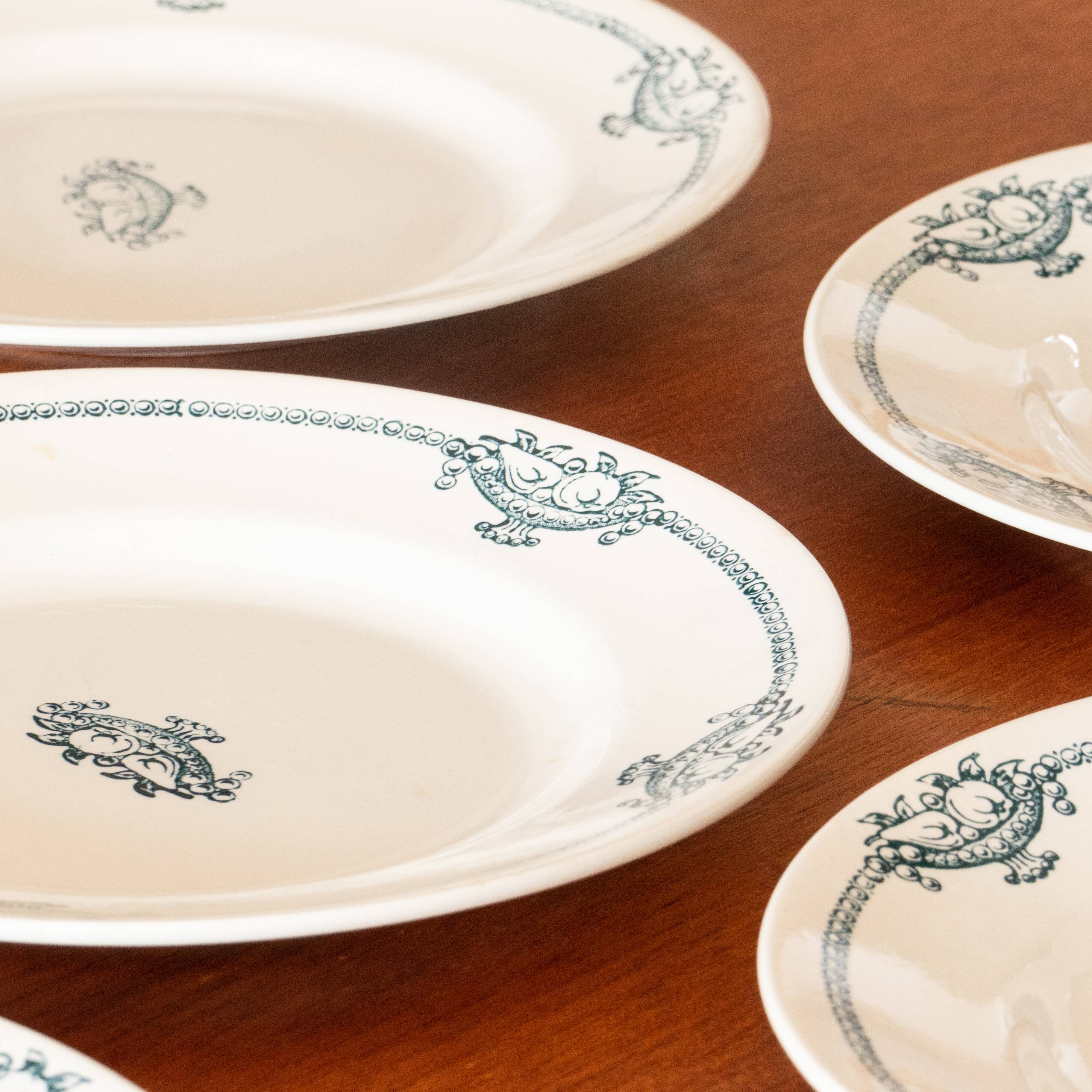 6 assiettes plates terre de fer vieux St Amand