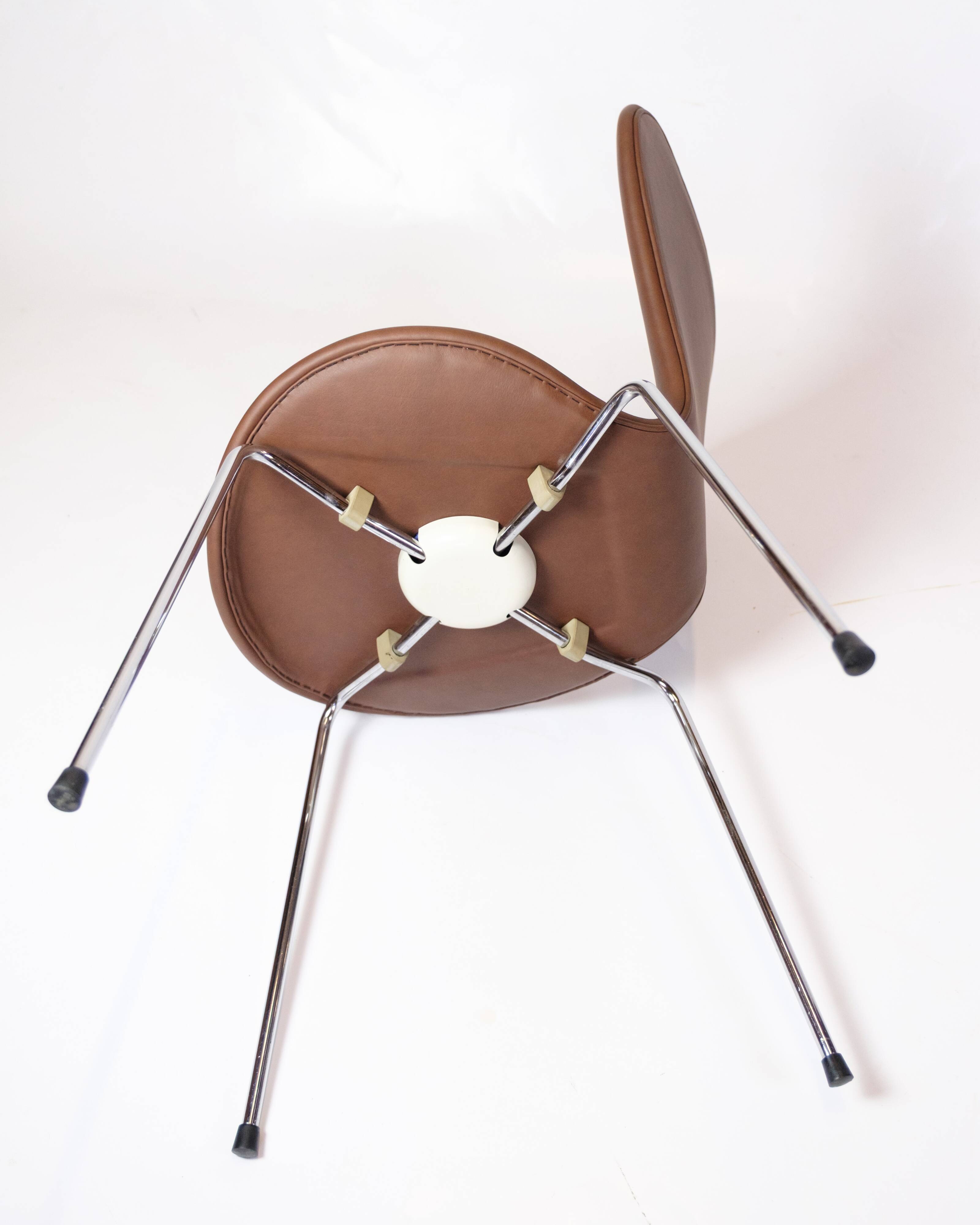 Series Seven Chair Model 3107 In Walnut Elegance Leather By Arne Jacobsen