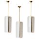 Lampe suspendue italienne en verre de Murano blanc et laiton de style mid-century modern