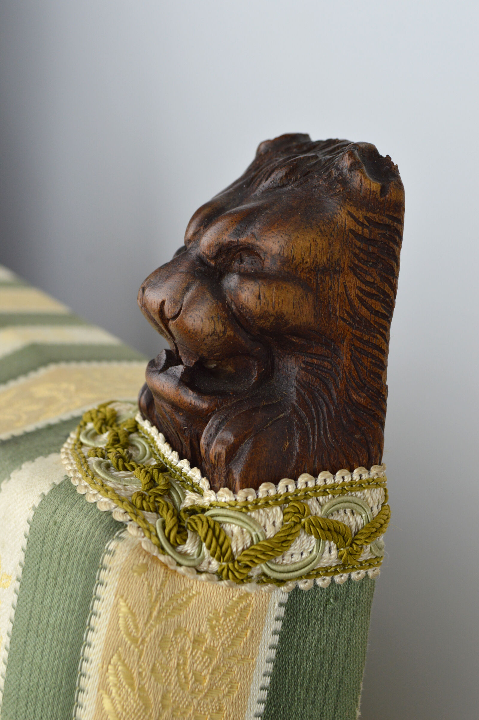 Neo-Renaissance walnut armchair with lion heads, circa 1880