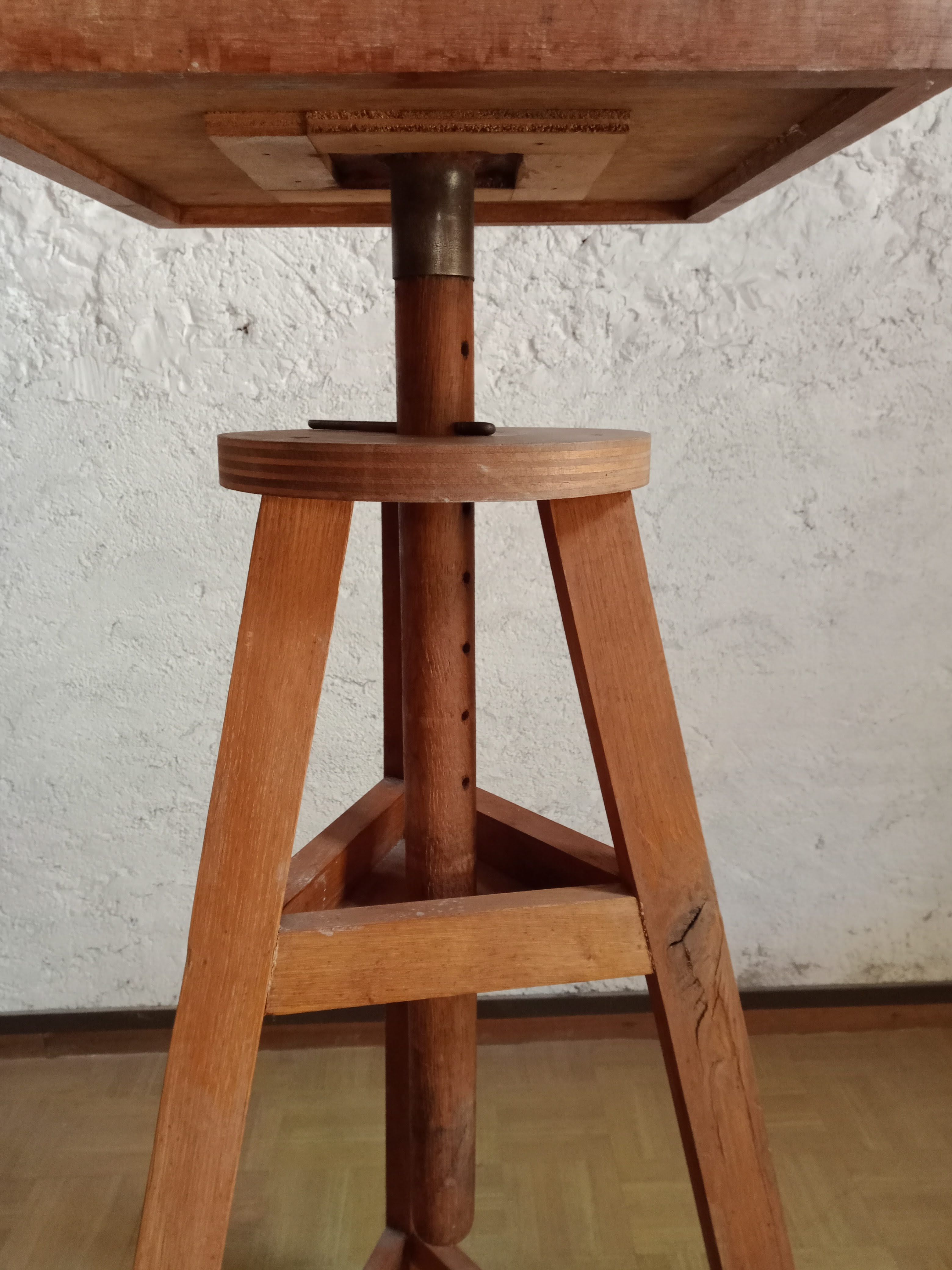 Oiled wood sculptor's harness