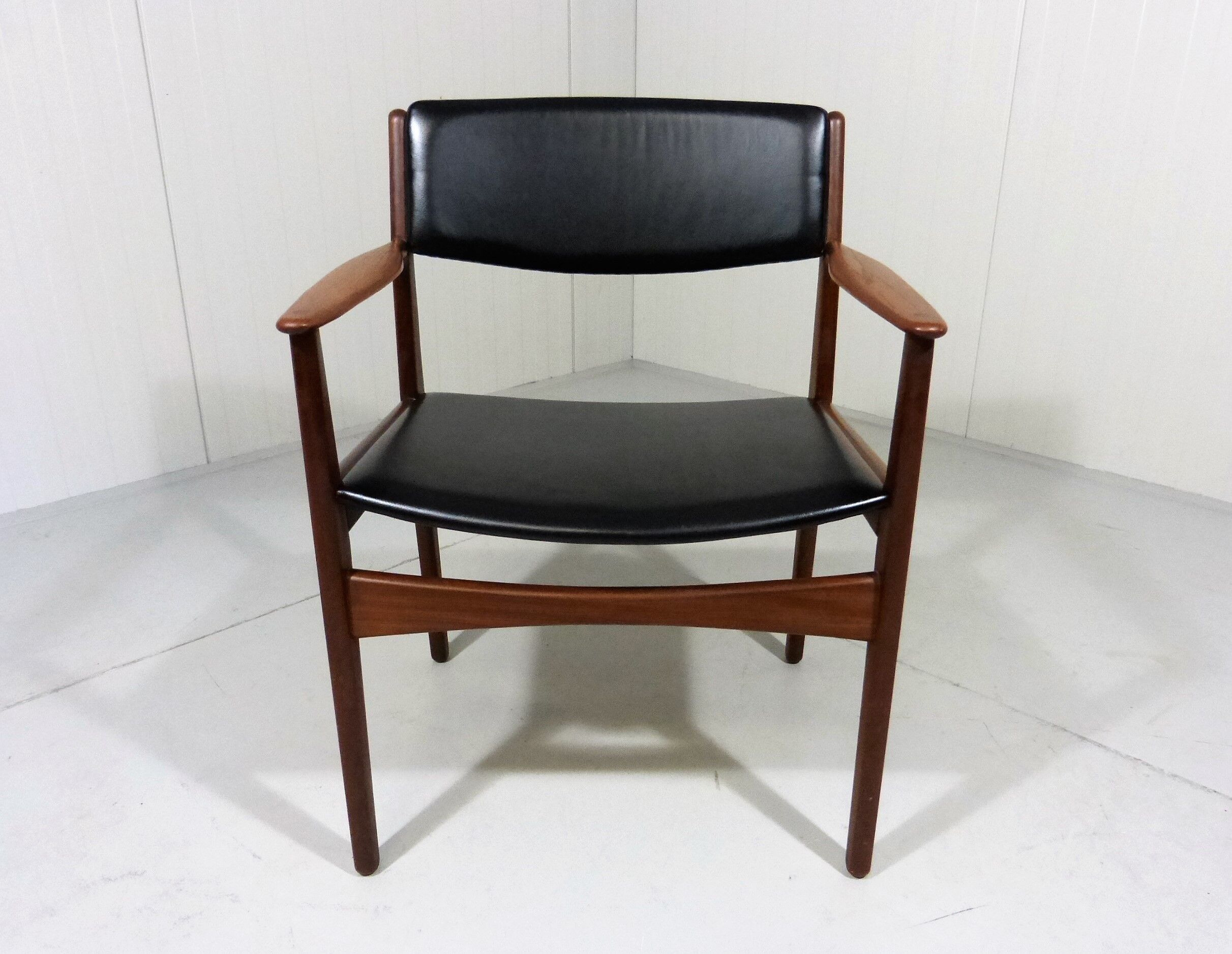 Armchair in teak & leather by Frem Røjle, Denmark