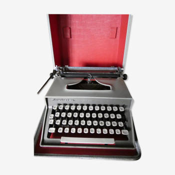 Remington Brand Typewriter Travel Riter Deluxe