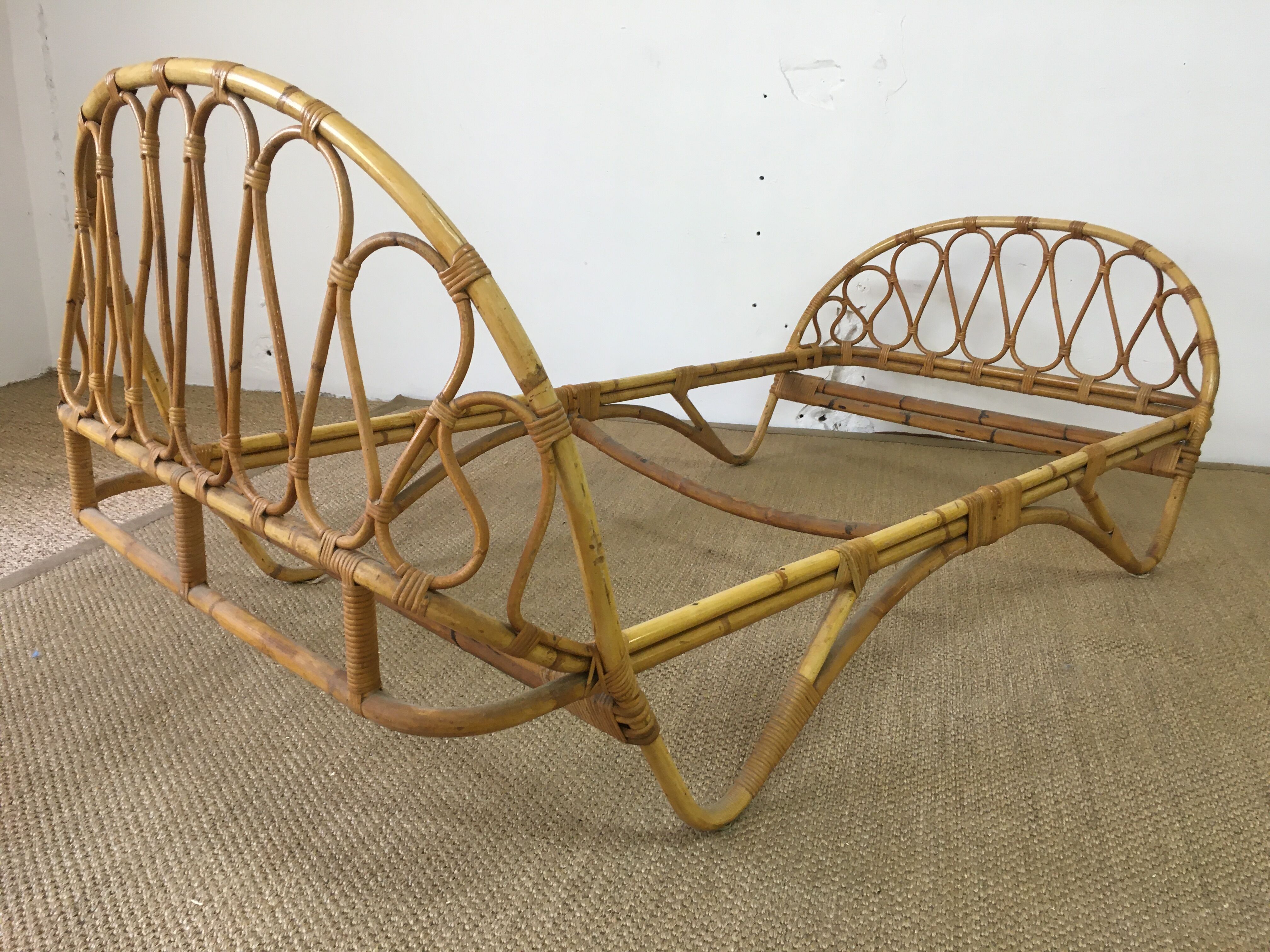 Rattan basket bed 1 place