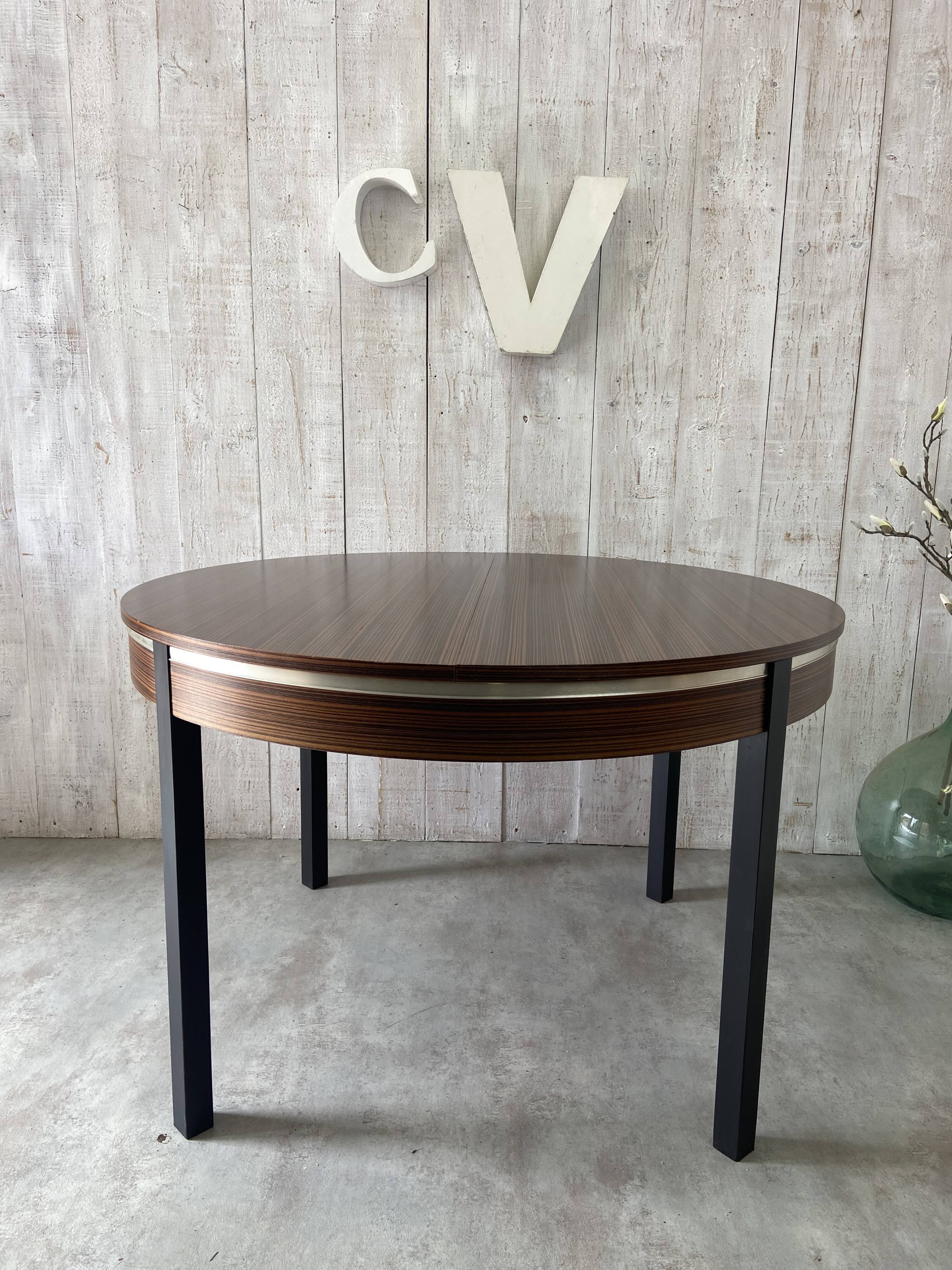 Vintage extendable table
