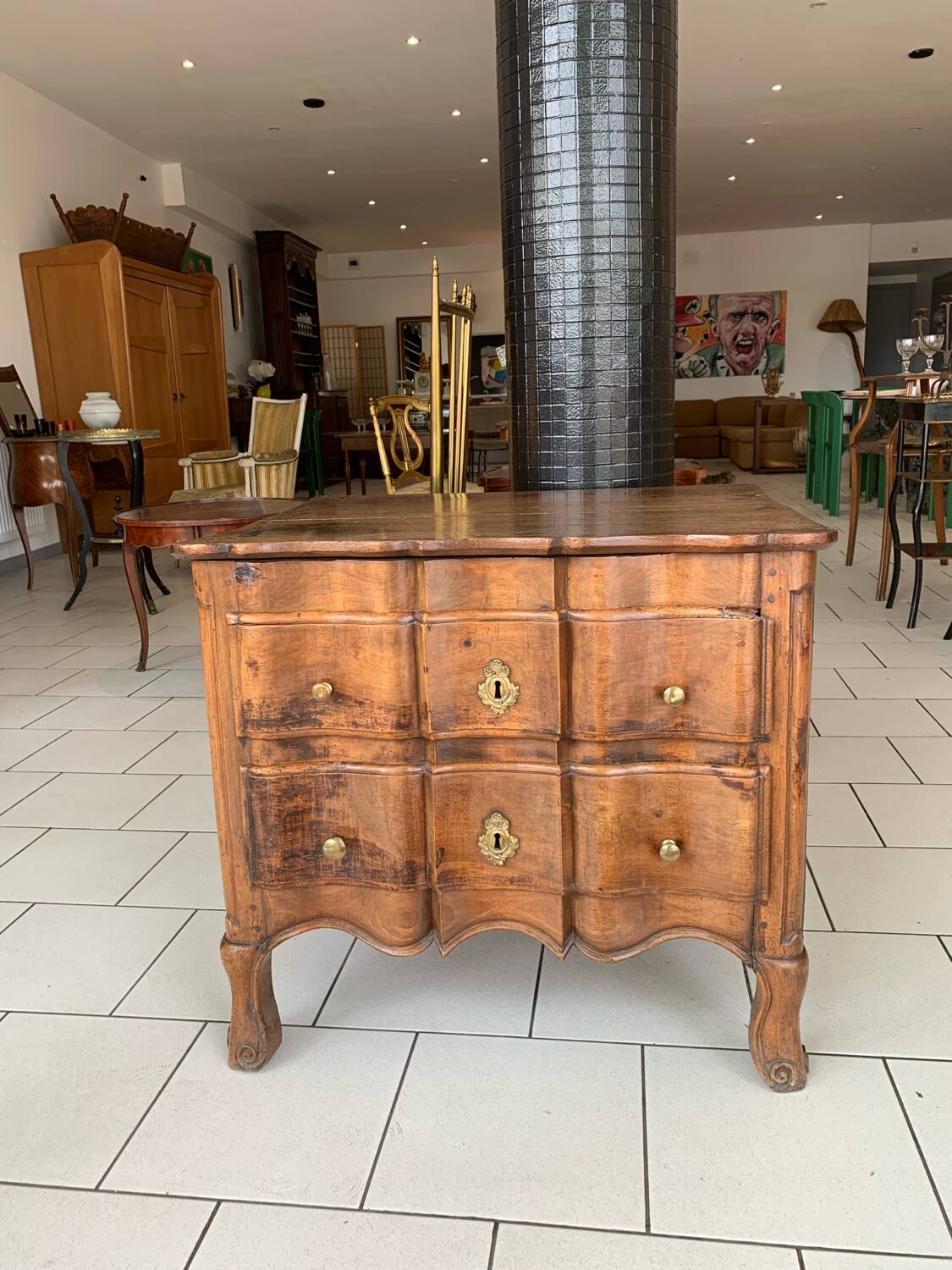 Antique 18th century chest of drawers